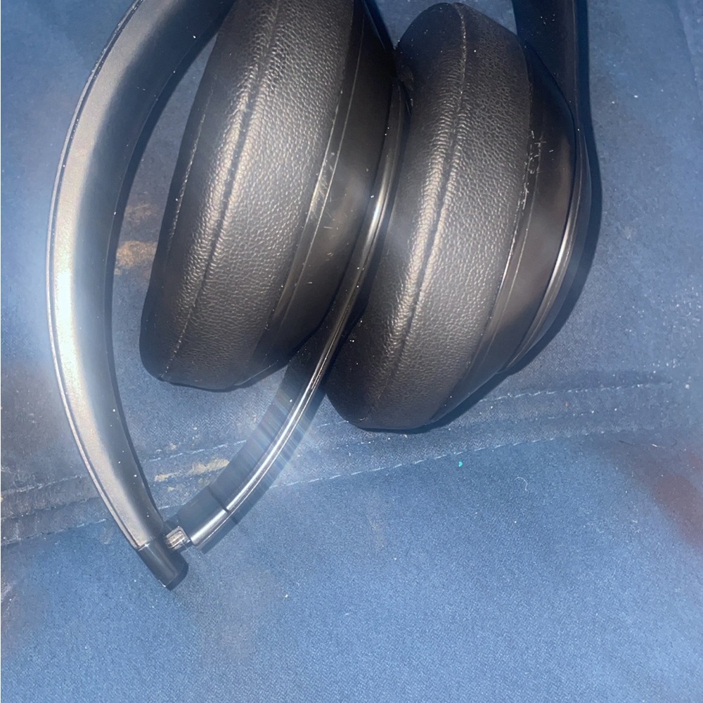 Beats by Dre Over-Ear Black Headphones